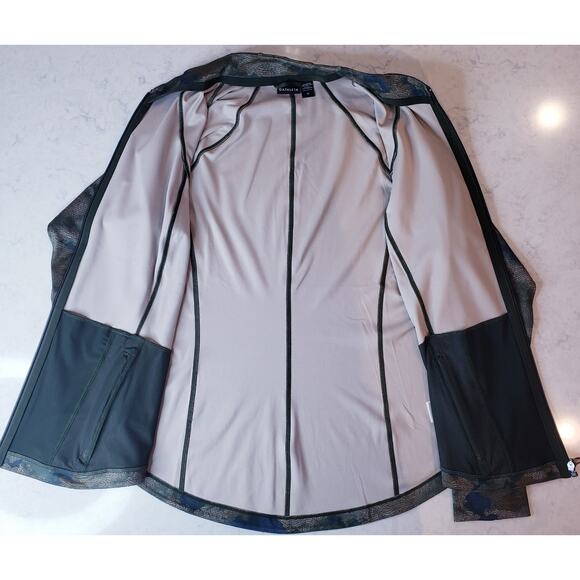 NWT ATHLETA Salutation Jacket Blue Green Camo Print Women's Size 1X - Picture 5 of 11